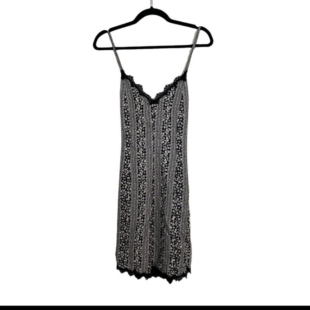 Alice and Olivia Alves Dress in Mini Lacey Floral, New with Tags - Picture 4 of 4